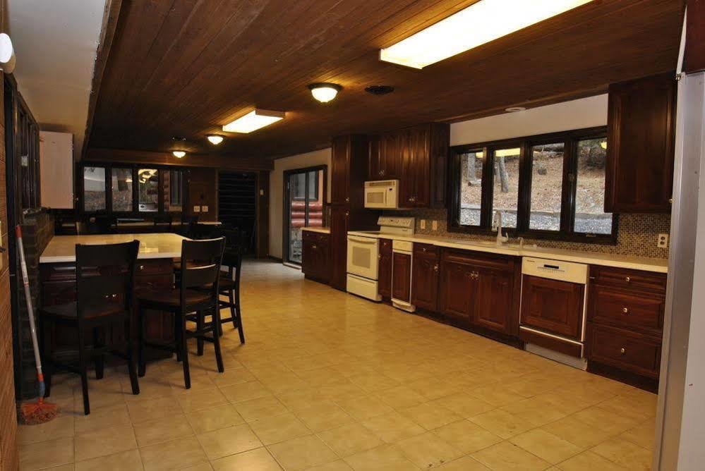 Bushkill Lodge Home East Stroudsburg Exteriör bild